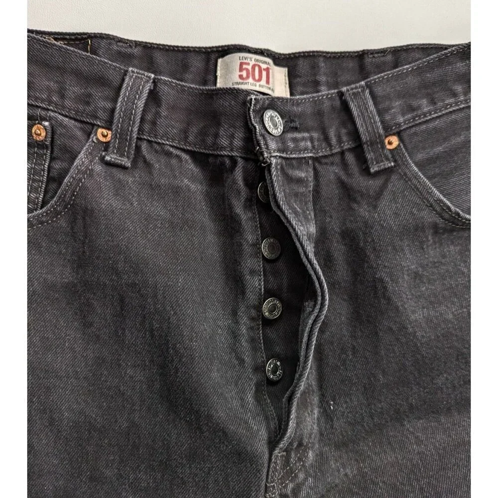 Levis 501 Original Fit Jeans Straight Leg Button Fly 100% Cotton Blue Black